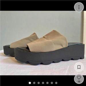 Donald Pliner olive green platform sandals size 7